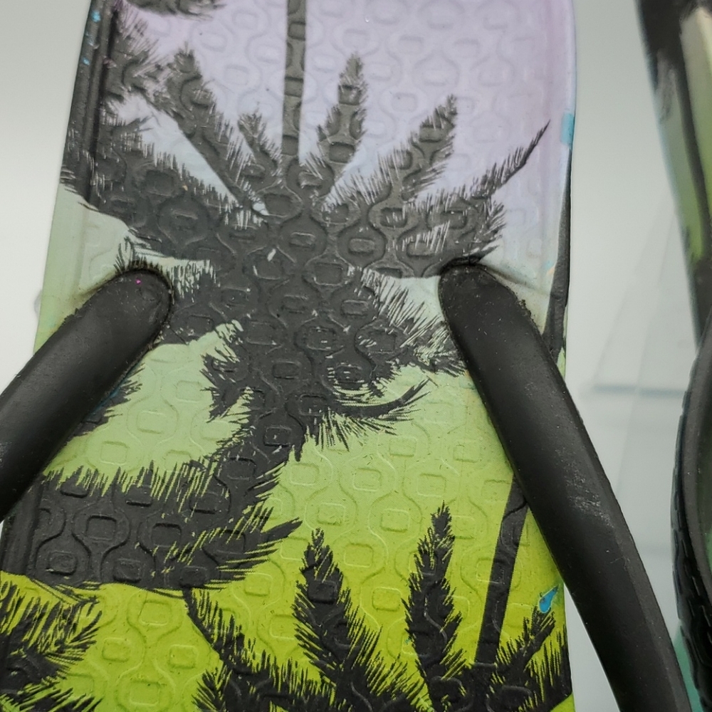 Tropical flip flops sz 8 - Picture 3 of 6